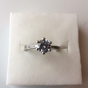 O.75 CT Cubic Zirconia stamped(sterling silver)sz5